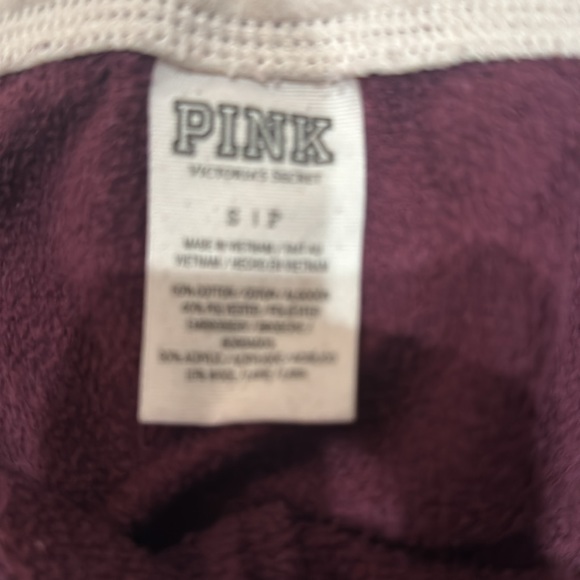 PINK wide leg sweat pants. Front pockets. Drawstring waist. Maroon color. - Picture 2 of 3